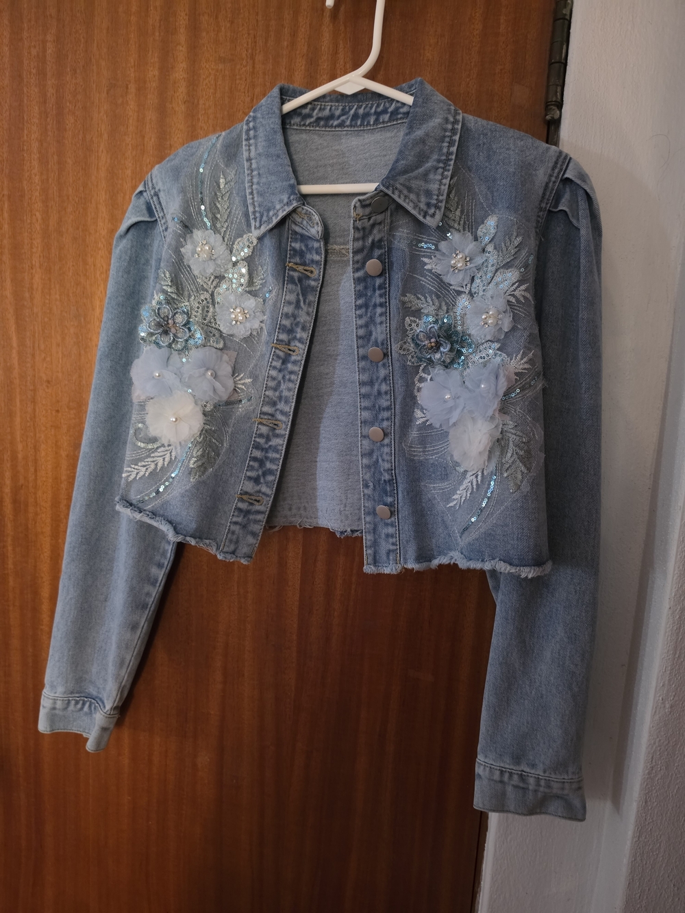 SHEIN Light Blue Embroidered Cropped Denim Jacket